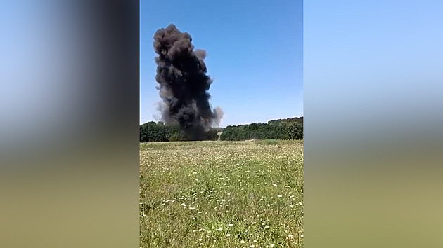 Dělníci našli při bourání mostu starou trhavinu z války, pyrotechnici ji odpálili